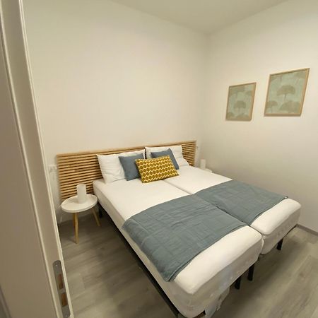 Vittoria Peschiera Apartment Ponti sul Mincio Luaran gambar