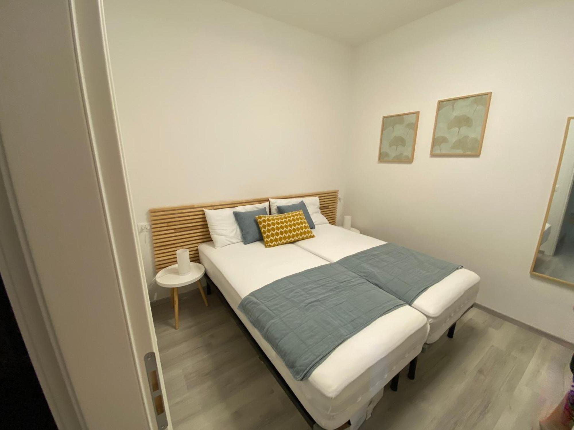 Vittoria Peschiera Apartment Ponti sul Mincio Luaran gambar