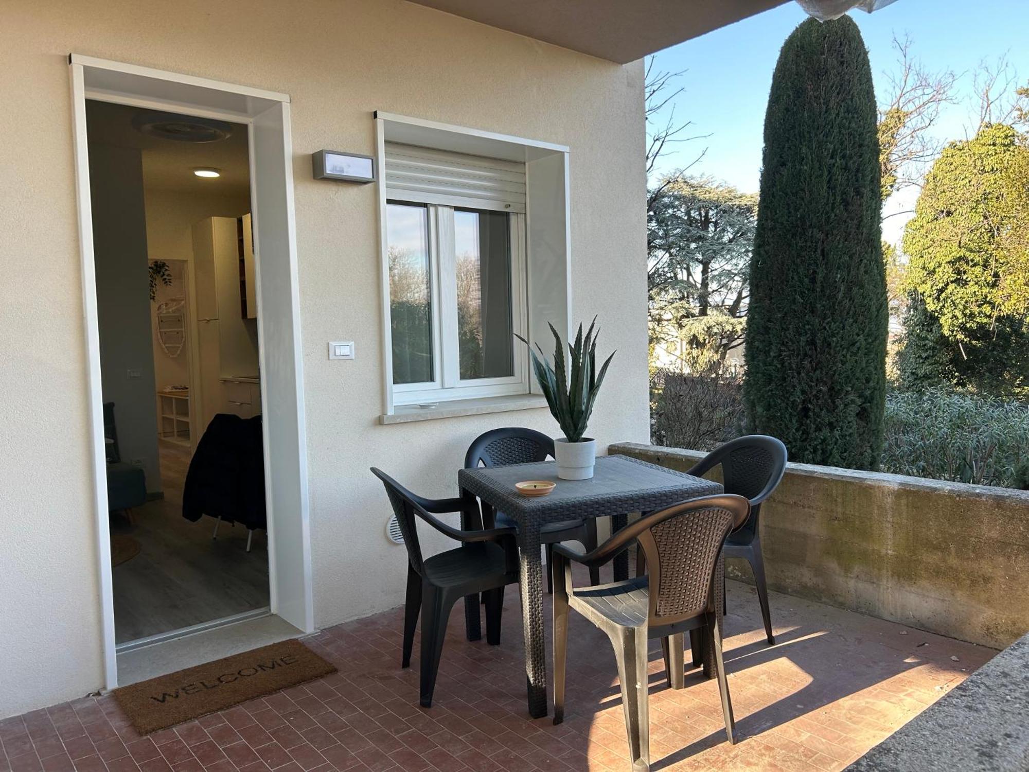Vittoria Peschiera Apartment Ponti sul Mincio Luaran gambar