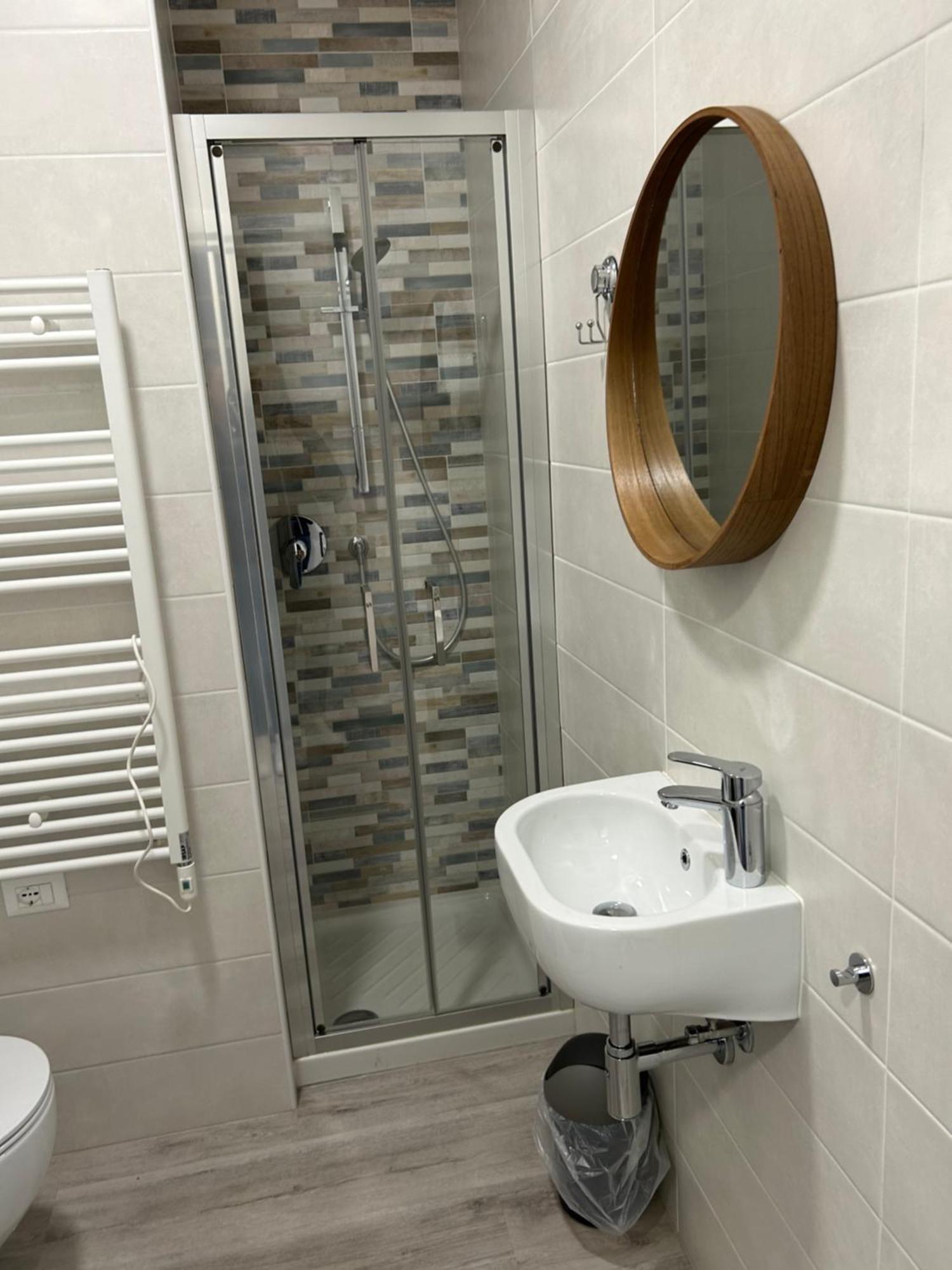 Vittoria Peschiera Apartment Ponti sul Mincio Luaran gambar
